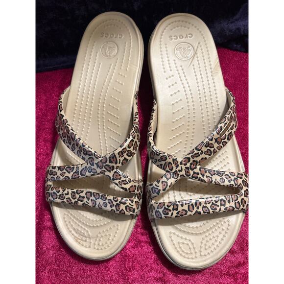 Crocs Women's Size 10Patricia Wedge Cheetah Sandals Slip-on Comfort - Picture 1 of 8